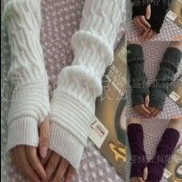 New Knitted fingerless gloves!!!