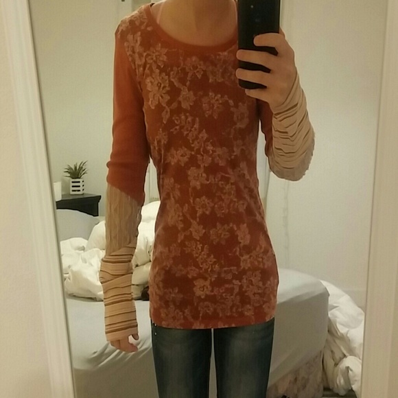 BKE long sleeve size Large.