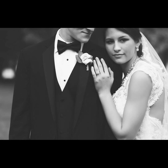 Meet your posher, Caroline - Picture 2 of 3