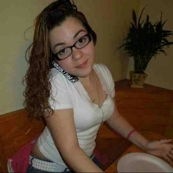 Meet your Posher, Jessica - Picture 1 of 1