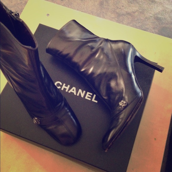 AUTHENTIC CHANEL BOOTS💖