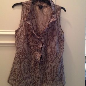 Sleeveless blouse