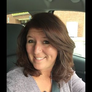 Meet your Posher, Laurie