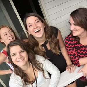 Meet your Posher, Caroline