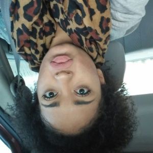 Meet your Posher, Bobbi