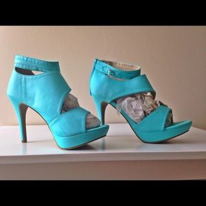 Very Cute Opened Toe Bootie