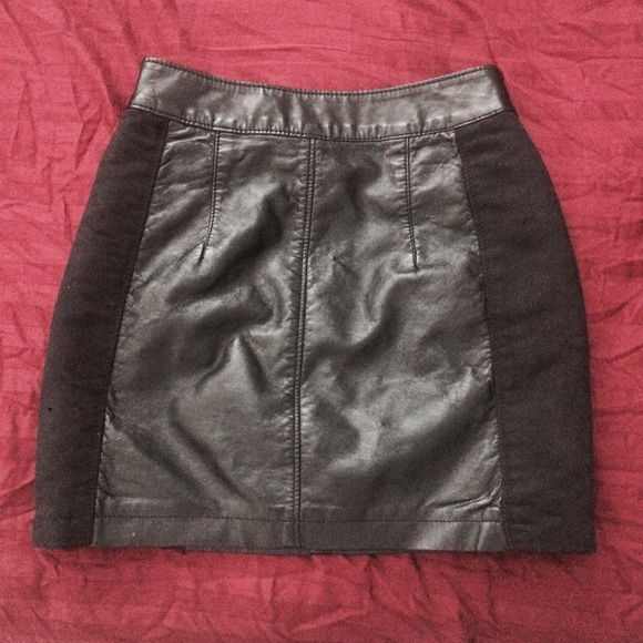 H&M divided skirt - Picture 2 of 4