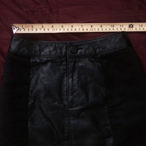 H&M divided skirt - Picture 3 of 4