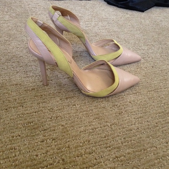 Bcbgmaxazria heels size 7.