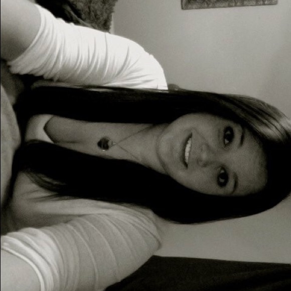 Meet your Posher, Danielle - Picture 1 of 1