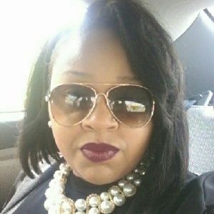 Meet your Posher, Ebony