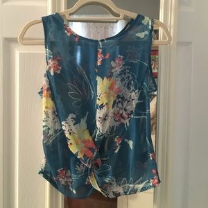 Print top with zipper down back
