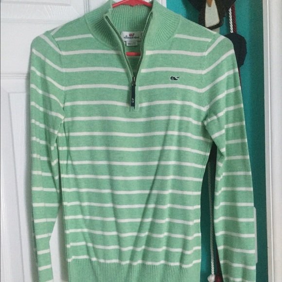 Vineyard Vines quarter zip sweater