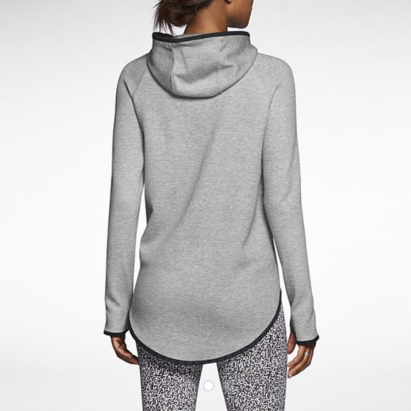 Women's Nike Tech Cape - Picture 2 of 4