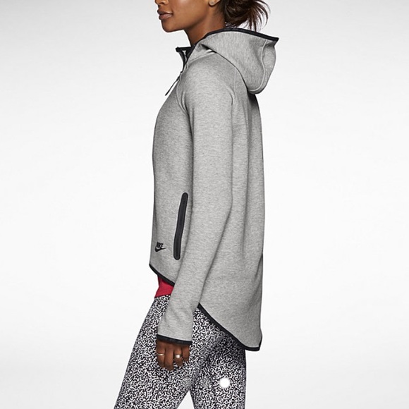 Women's Nike Tech Cape - Picture 3 of 4