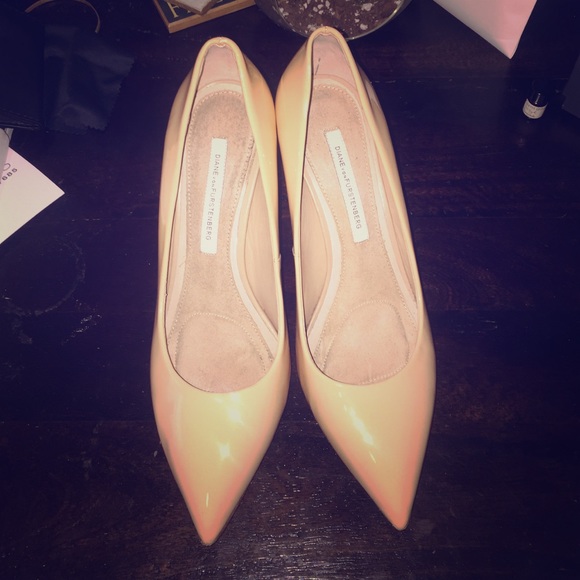 Diane Von Furstenberg pumps
