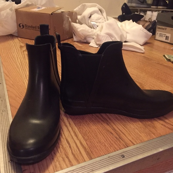 Capelli NY rain boots