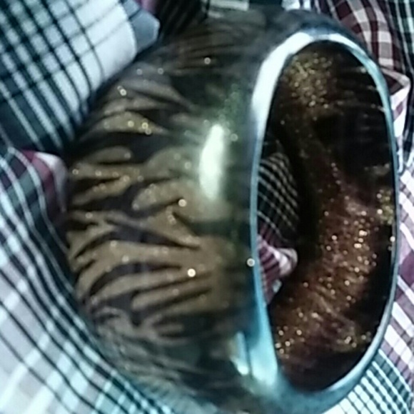 Bangle bracelet