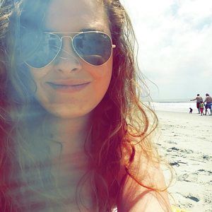 Meet your Posher, Kayla