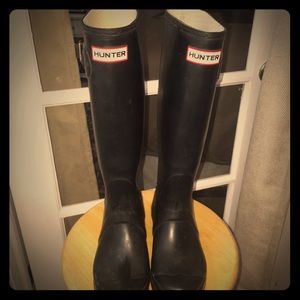 Black Hunter Rain Boots Size 6