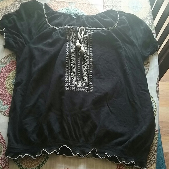 Ae black and cream bohemian top