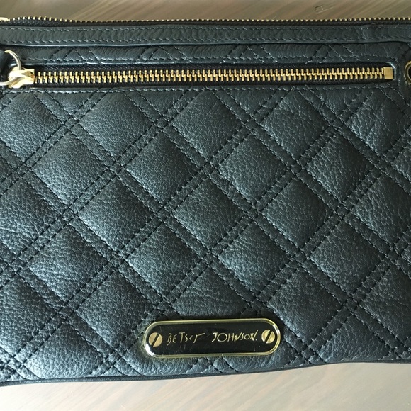 🎀Host Pick🎀 Betsey Johnson Black Quilted Clutch - Picture 3 of 4