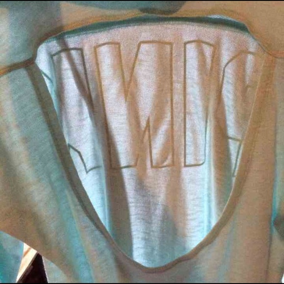 Vs open back. READ DESCRIPTION - Picture 2 of 3