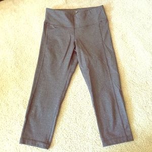 Cropped work out leggings