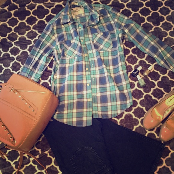 BOGO $8 tops! 💕NWOT💕 American Eagle button up!