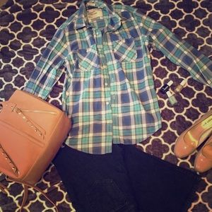 BOGO $8 tops! 💕NWOT💕 American Eagle button up!
