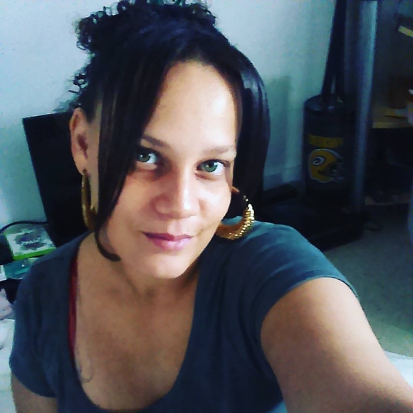 Meet your Posher, Unique