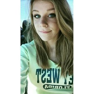 Meet your Posher, Lauren