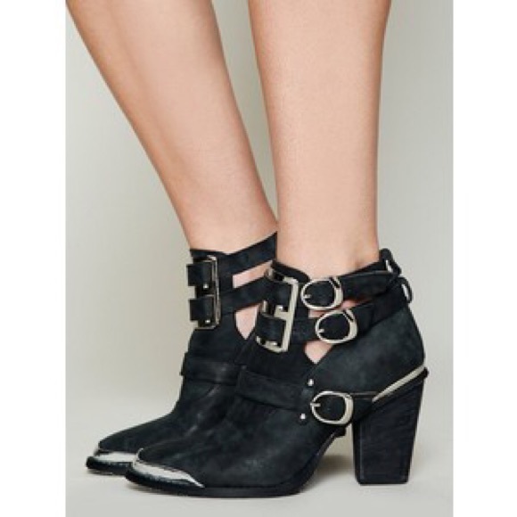 Linda Buckle Back Boot