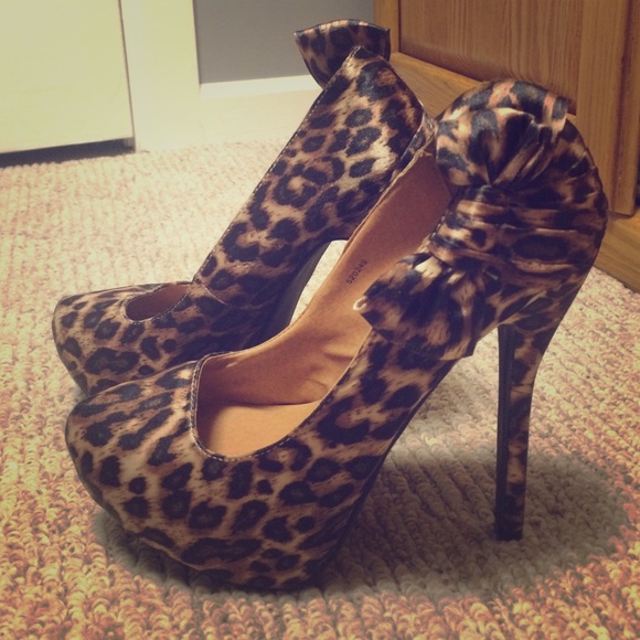 Cheetah heels size 7