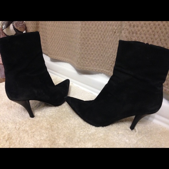 Sexy Nine West suede ankle boots