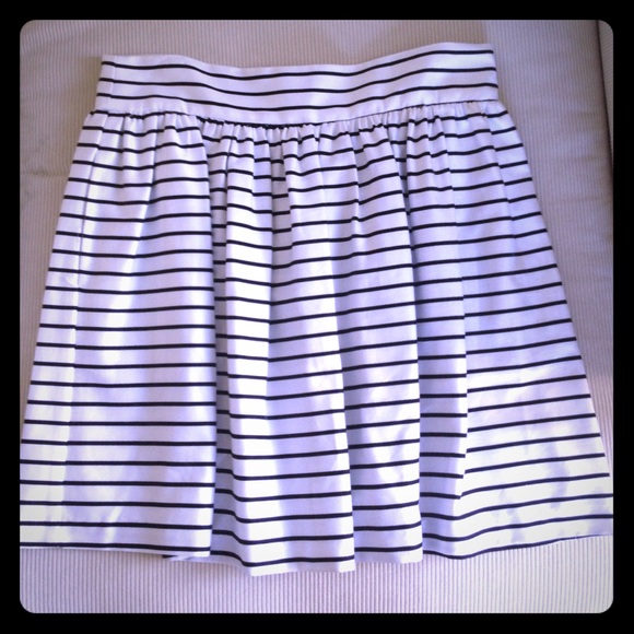 AQUA Black and White Striped Skirt