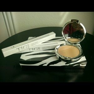 TIGI PROFESSIONAL MAKEUP NWOT