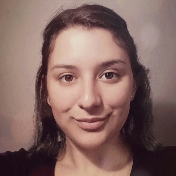 Meet your Posher, Tori - Picture 1 of 1