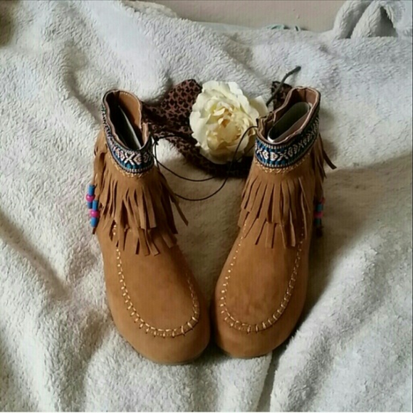 The MICAH Tribal Ankle Booties - Picture 3 of 4