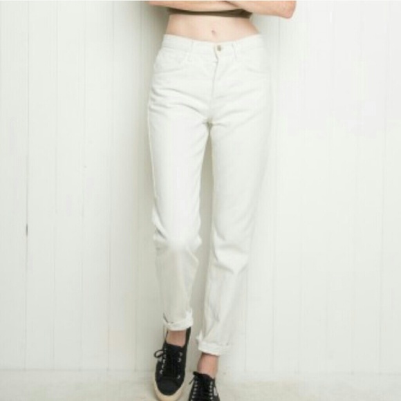 Brandy Melville white boyfriend jeans