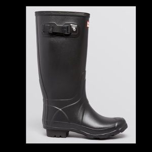 Huntress black boot