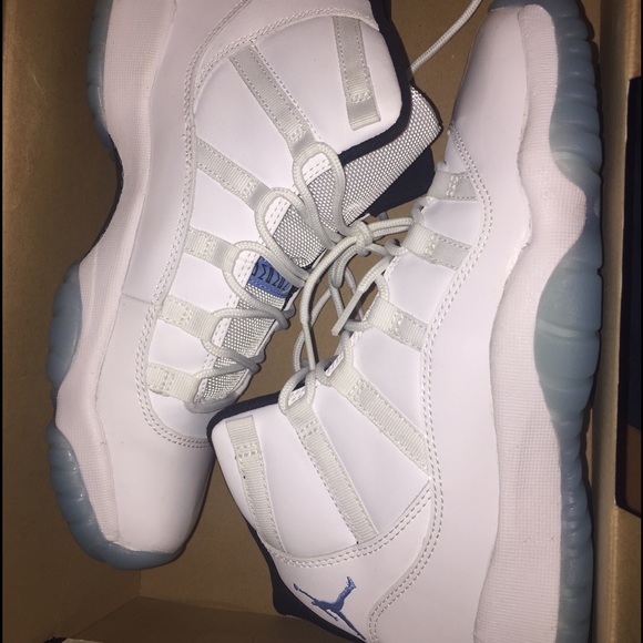 Air Jordan legend blue 11