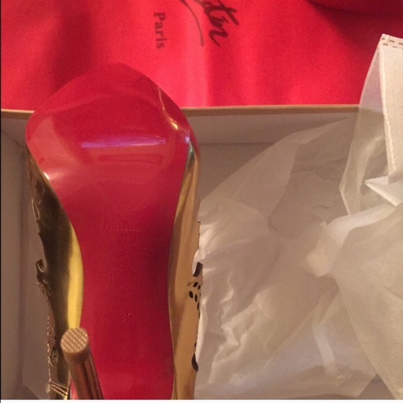 Louboutin impera size 39 NIB