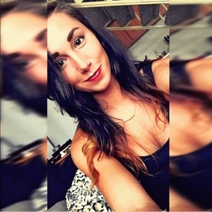 Meet your Posher, Desiree