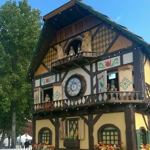 Meet your Posher, Cari