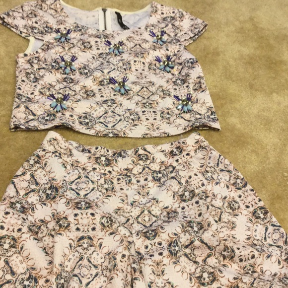 Jessica Simpson shorts and top