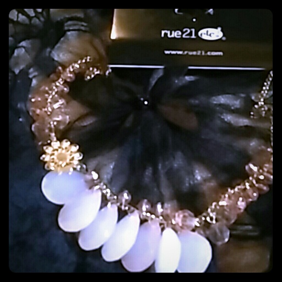 Rue 21 necklace