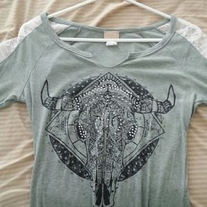 Daytrip only worn once shirt really cute!