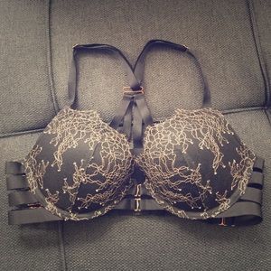 VS NWOT Very Sexy Push Up Bra
