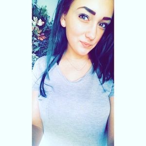 Meet your Posher, Chloe